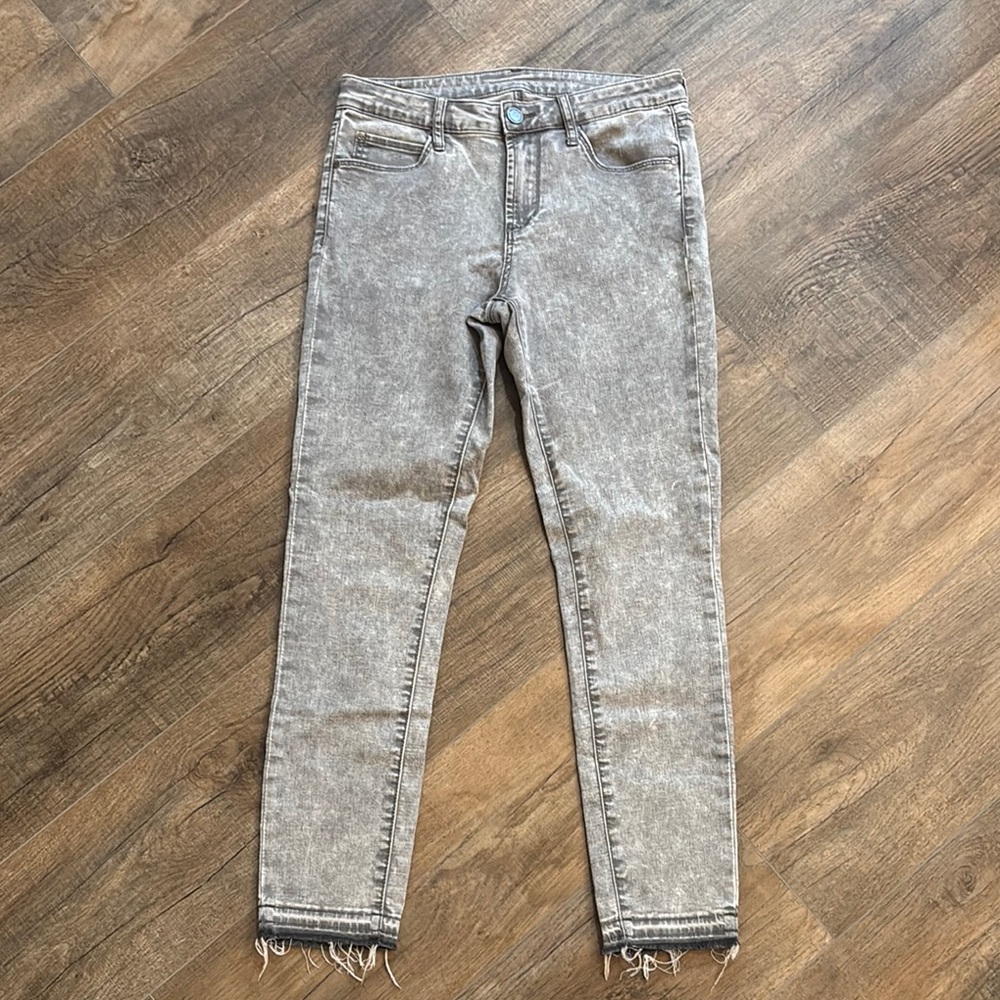 Articles Of Society Women’s Size 27 Gray Skinny Jeans Vintage Distressed Look‎